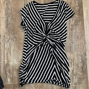 XS maternity tee shirt